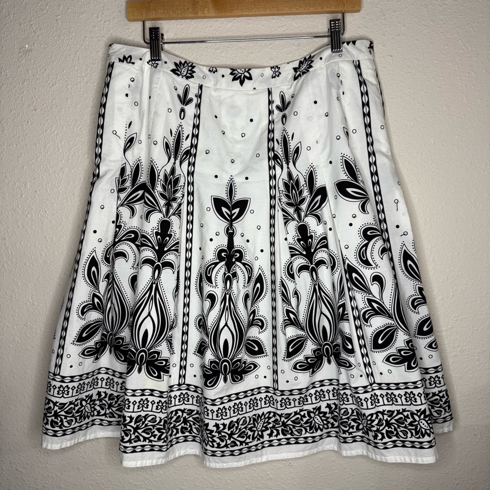 Talbots Paisley Print Skirt A-line Beaded Pleated White & Black Women’s Size 14 - Picture 2 of 9
